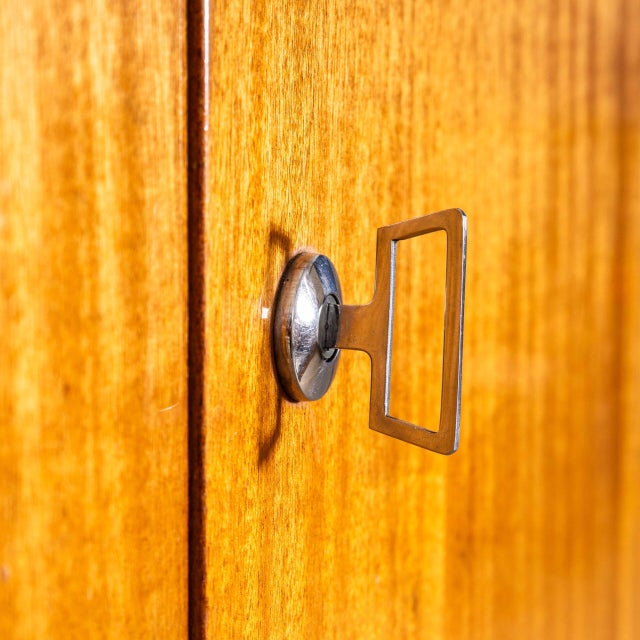 1960s Mid-Century Modern Cabinet with Ebonised Legs, 1960s For Sale - Image 5 of 11