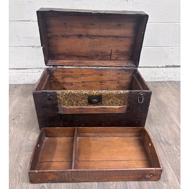 Antique 19th Century Victorian Flat Top Travel Trunk For Sale In Kansas City - Image 6 of 12