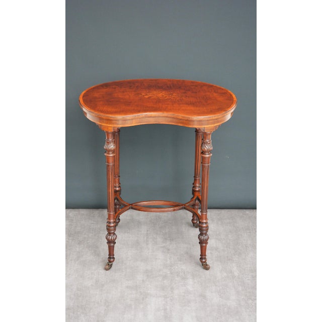Antique Edwardian Inlaid Mahogany Kidney-Shaped Side Table, 1900, in Good conditions. Designed 1890 to 1919