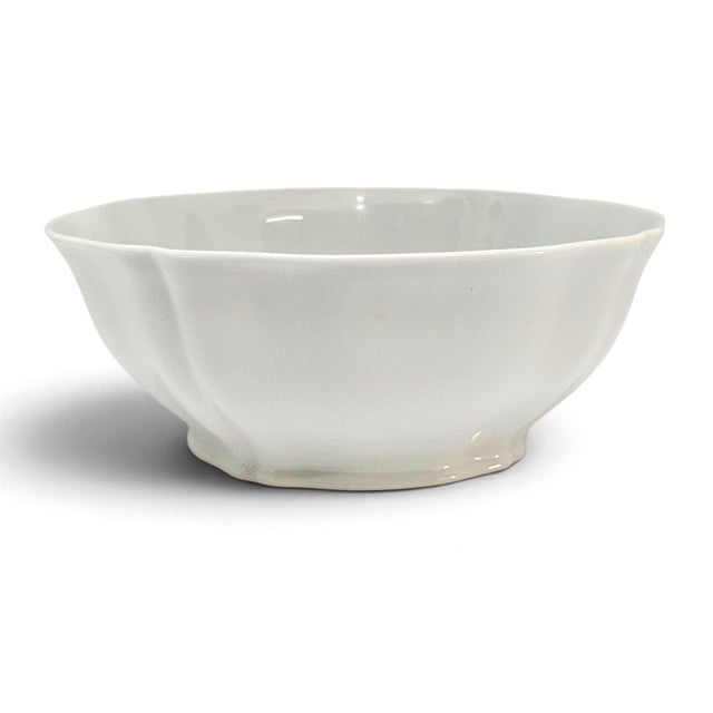 French Provincial Mid 20th Century Limoges France White Porcelain Scalloped Serving Bowl For Sale - Image 3 of 9