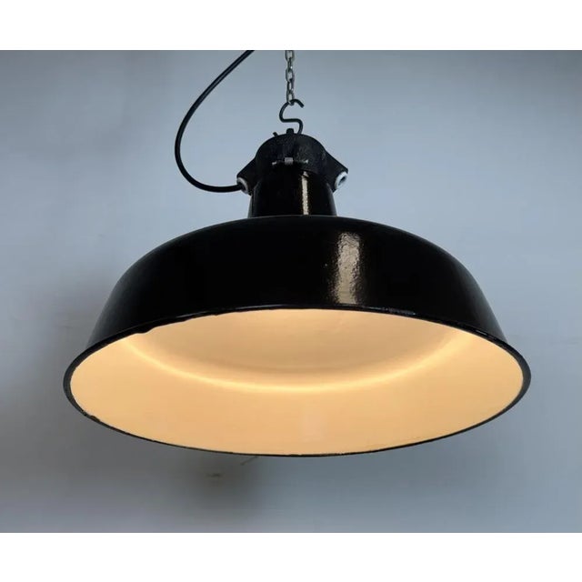 Industrial Black Enamel Factory Lamp with Cast Iron Top from Elektrosvit, 1950s For Sale - Image 12 of 18