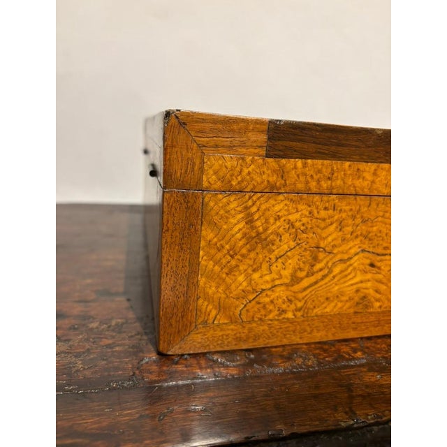 English 19th Century Regency Elm Wood And Rosewood Box For Sale - Image 3 of 12