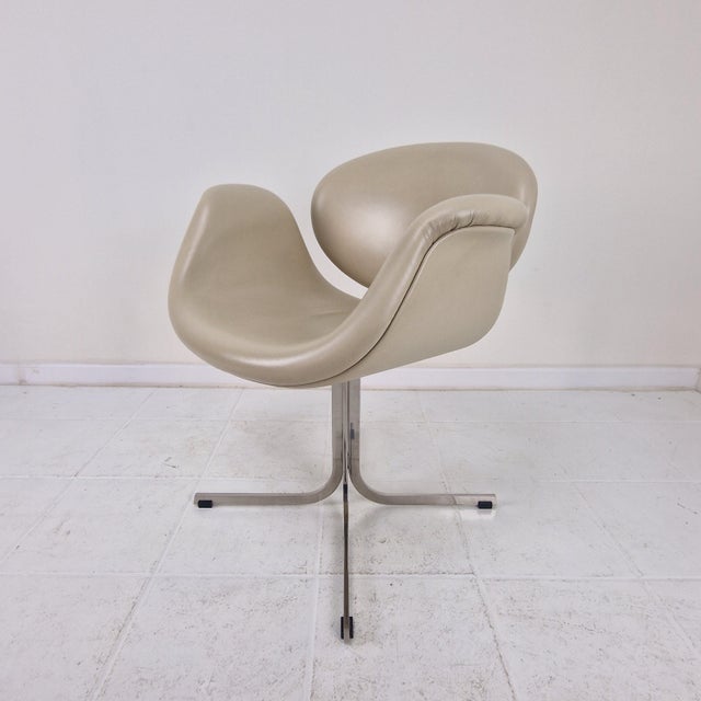 Presenting a stunning iconic "Little Tulip" dining or conference chairs, designed in 1965 by the legendary French designer...