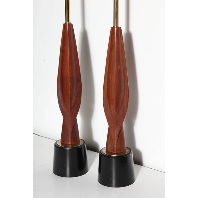 1960s Tall Laurel Lamp Co. Walnut & Black Enamel Biomorphic Table Lamps - a Pair For Sale - Image 10 of 11