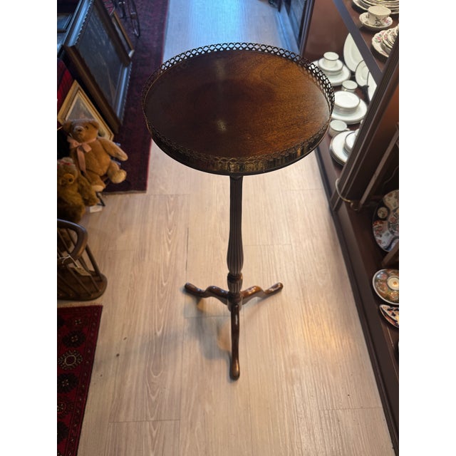 Baker Furniture Company 1940s Williamsburg Style Mahogany Plant Stand With Brass Gallery, Baker Furniture [Rg] For Sale - Image 4 of 5