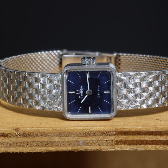 Vintage Omega Geneve Ladies 18k White Gold Blue Dial Square Mesh Bracelet Watch For Sale - Image 15 of 15
