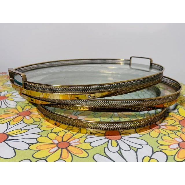 Petite Bar Cart in Brass and Glass From Maison Jansen, France, 1960s Unmarked For Sale In Los Angeles - Image 6 of 15