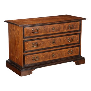 Antique Baroque Chest of Drawers in Walnut, 18th Century For Sale
