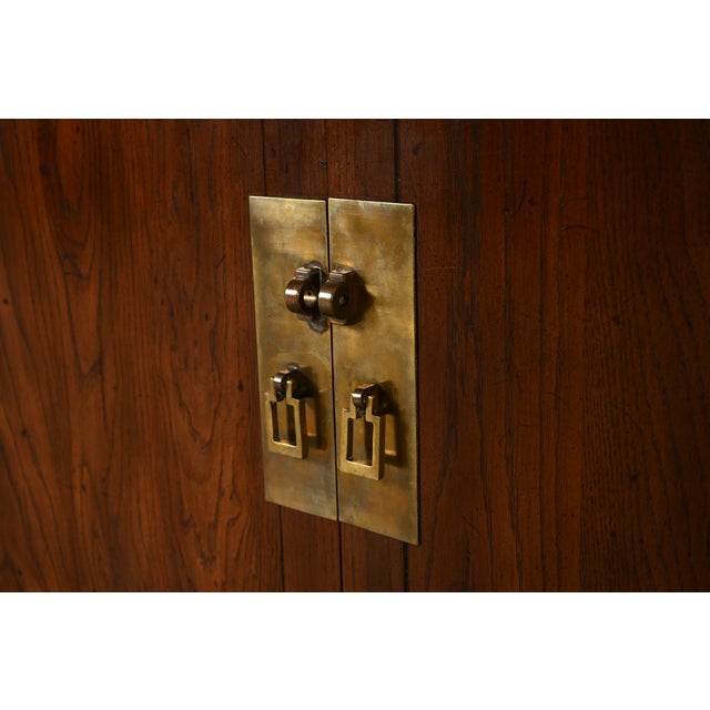 Brown Henredon Mid-Century Modern Hollywood Regency Campaign Oak and Brass Buffet Servers or Bar Cabinets, Pair For Sale - Image 8 of 16