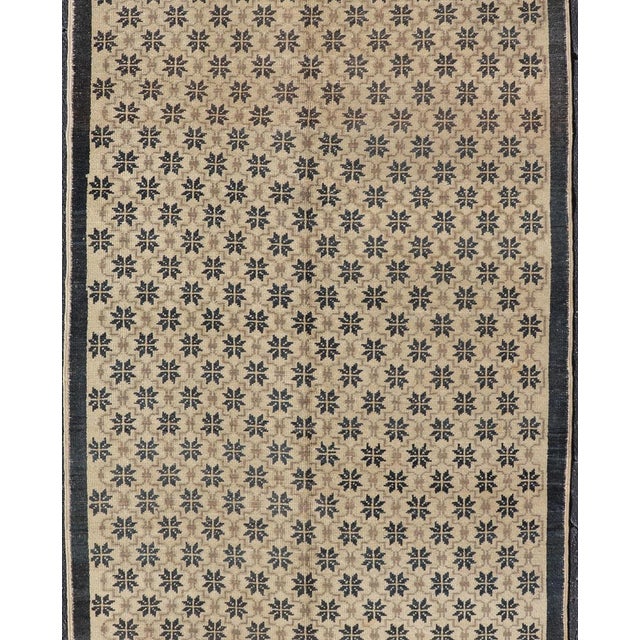 Vintage Turkish Oushak Rug With Latticework and Poinsettia Shapes 4'4 X 9'9 For Sale - Image 9 of 15