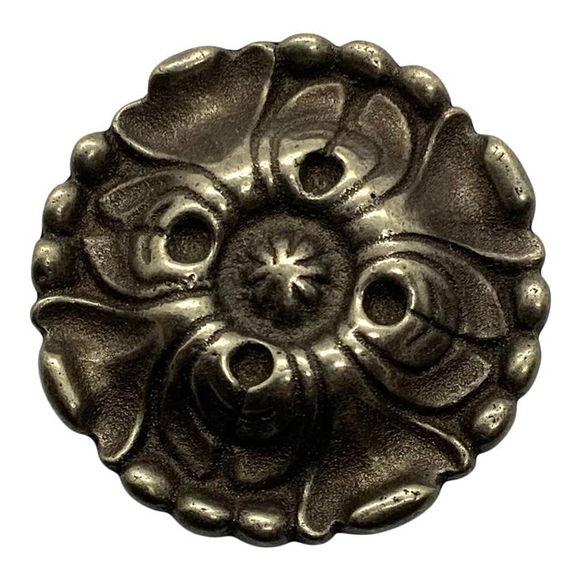 Drexel Heritage Acanthus Knob in Antique Silver For Sale
