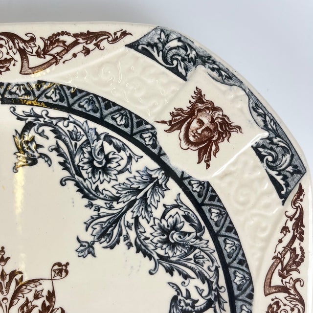Tan Late 19th Century Square Diane Plate in Polychrome Earthenware from Longchamp For Sale - Image 8 of 9