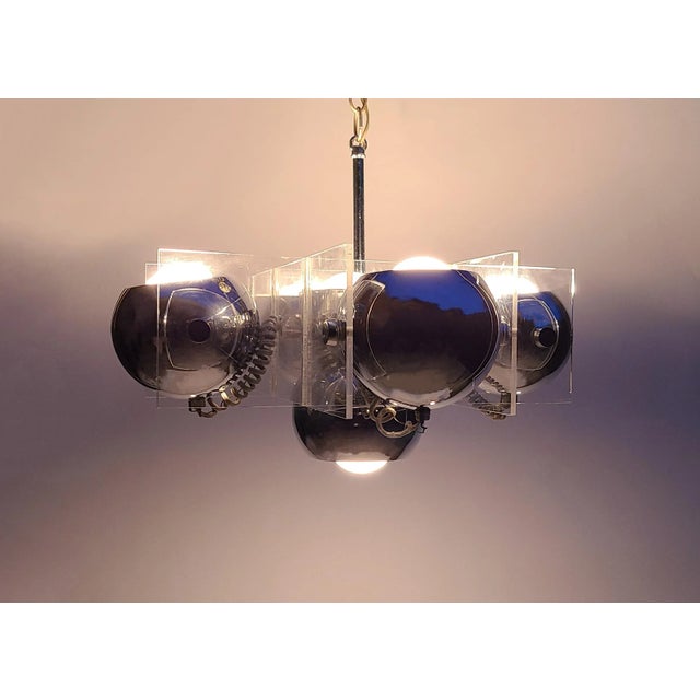 Goffredo Reggiani 70s Chrome 5-Eyeball Lights Chandelier With Hashtag Lucite Frame Attributed to Riggiani For Sale - Image 4 of 9