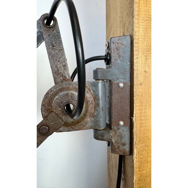 Industrial Grey Scissor Wall Lamp from Elektroinstala, 1960s For Sale - Image 6 of 17