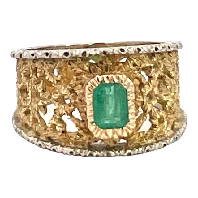 18k Renaissance Inspired Ring W/Emerald Center, Size 7.25 For Sale