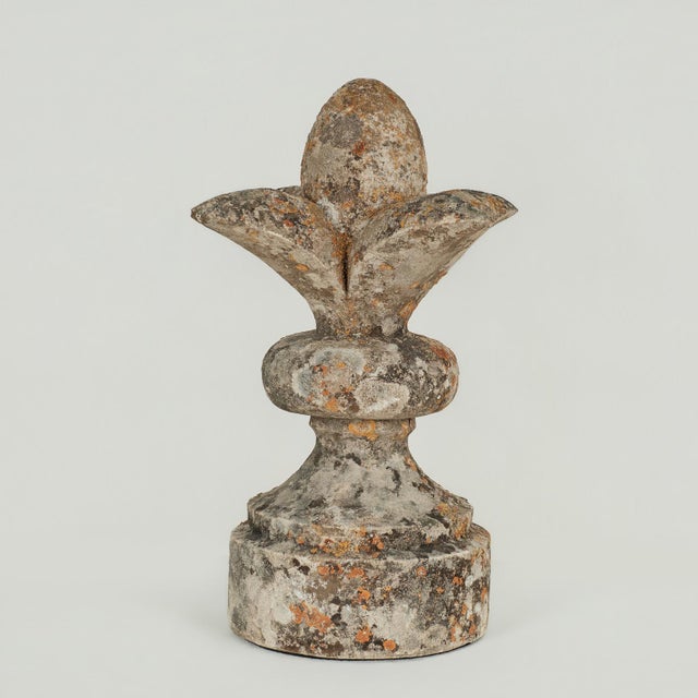 Mid 19th Century Antique French Carved Stone Fleur De Lis For Sale - Image 5 of 9