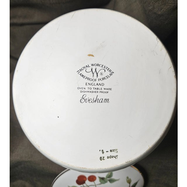 Mid 20th Century English Royal Worchester Oven to Table Cookware 2 Piece Set in the Evesham Pattern For Sale In Charlotte - Image 6 of 12