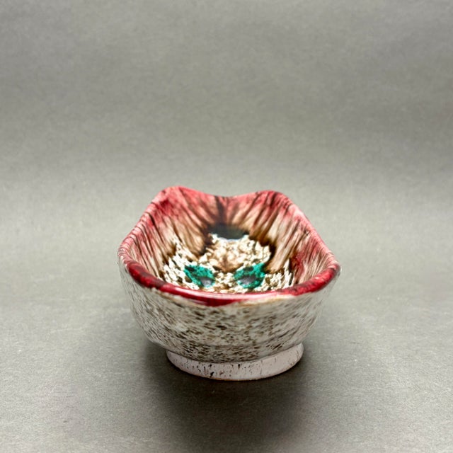 1960s Vintage Italian Mid-Century Modern Abstract Glazed Ceramic Art Pottery Dish Catchall For Sale - Image 5 of 8