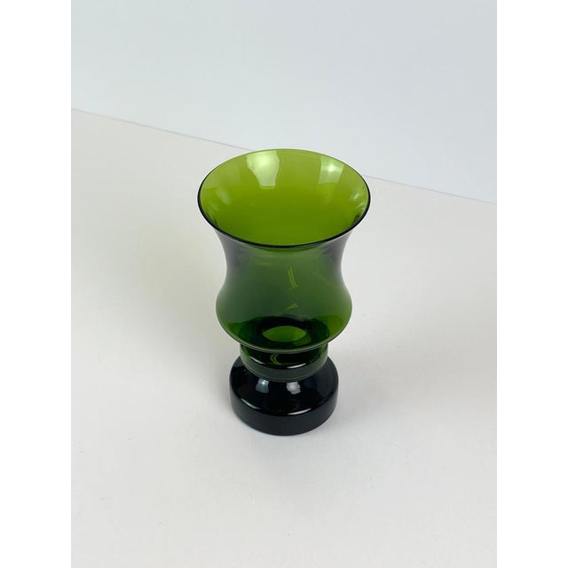 Mid-Century Modern Green Glass Hooped Vase by Tamara Aladin for Riihimaki, 1960s For Sale - Image 3 of 10