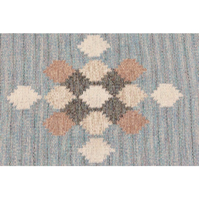 Blue Scandinavian Mid-Century Ivory Flatweave Carpet By Ingegerd Silow For Sale - Image 8 of 9