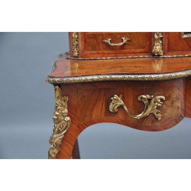 Wood Antique Walnut Desk by Gillows, 1860 For Sale - Image 7 of 18