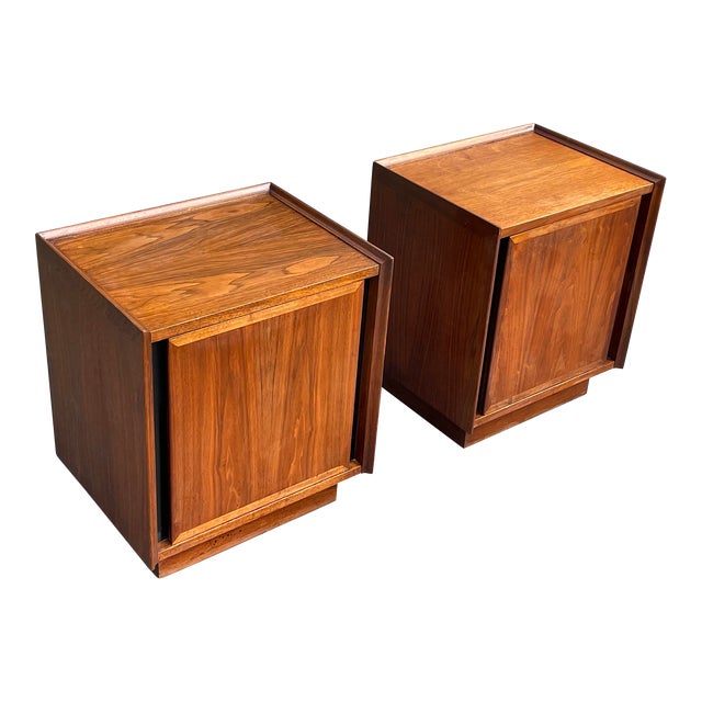 1960s Mid Century "Esprit" Nightstands by Merton Gershun for Dillingham, a Pair For Sale
