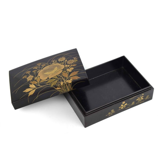 Mid 20th Century Mid 20th Century Hand Painted Laquerre Heian Zohiko Hand-Painted Gold Peony Maki-E Lidded Box Japan For Sale - Image 5 of 8