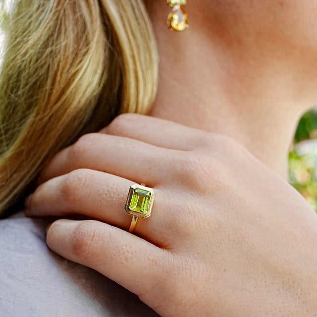 Not Yet Made - Made To Order Kai Bella 2.50ctw Emerald-Cut Peridot East-West Ring, Size 6 in 14k Gold (All Sizes Available) For Sale - Image 5 of 12