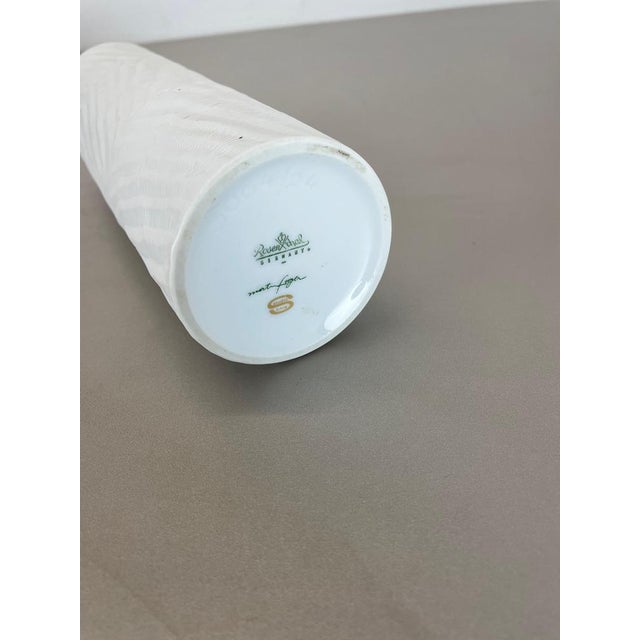 Large Op Art Vase in Porcelain by Martin Freyer for Rosenthal, 1970s For Sale - Image 17 of 18