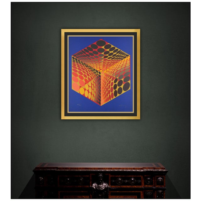 The artwork here, "Parmenide", is a wonderful depiction of a cube with circles inside, that was created with acute detail,...
