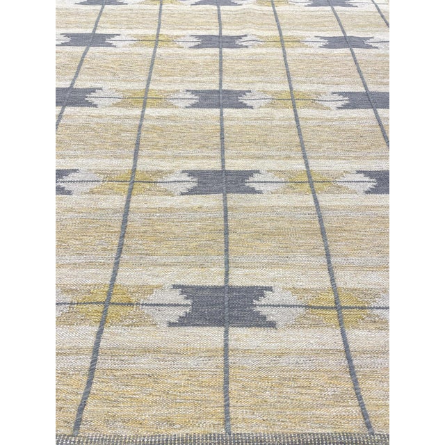 Ivory 10 X 15 Handcrafted Geometric Swedish-Style Wool Rug in Yellow and Ivory For Sale - Image 8 of 10