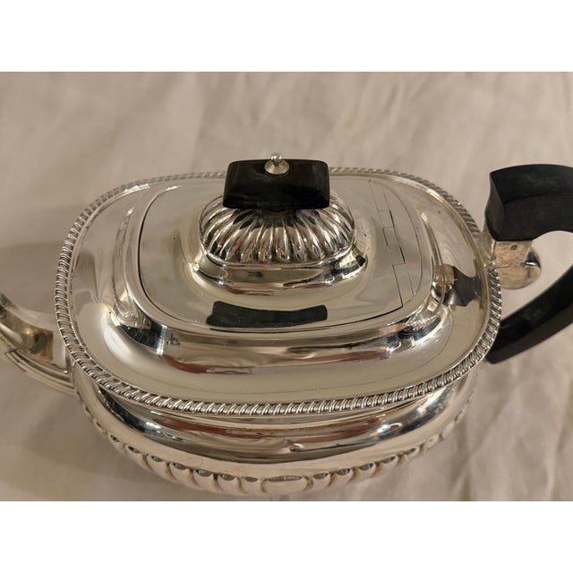 Antique English Sterling Silver Tea & Coffee Set – Made for John Wanamaker, 2365g For Sale - Image 6 of 11
