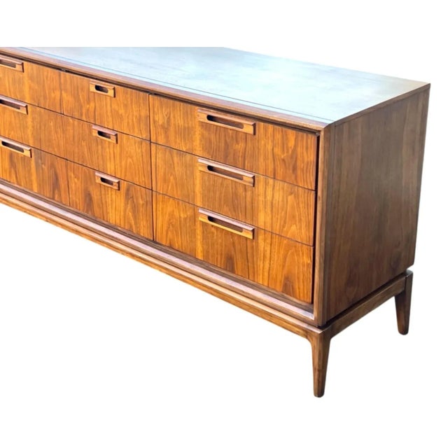 Sculptural Mid-Century Walnut 9-Drawer Dresser in Danish Modern Style For Sale - Image 16 of 17