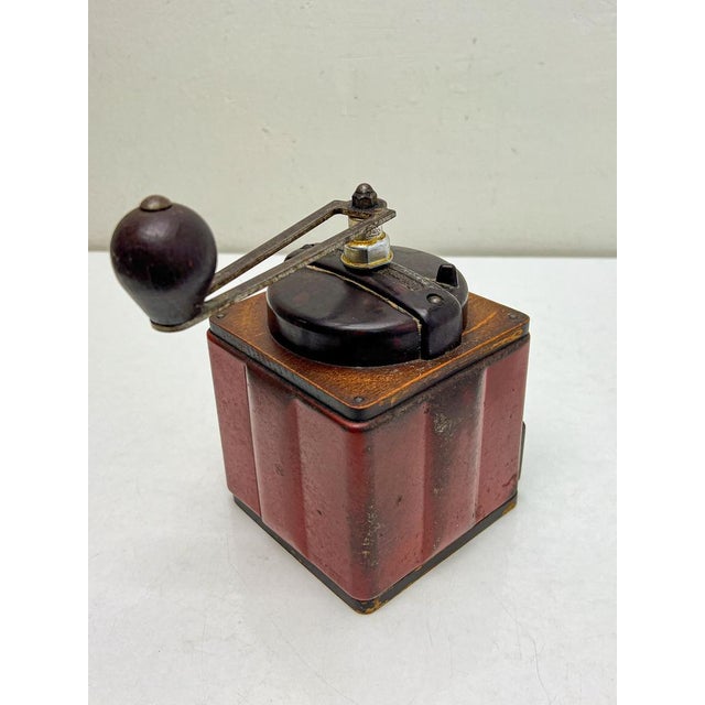 1940s French Red Metal and Bakelite Coffee Grinder from Peugeot, 1940s For Sale - Image 5 of 12