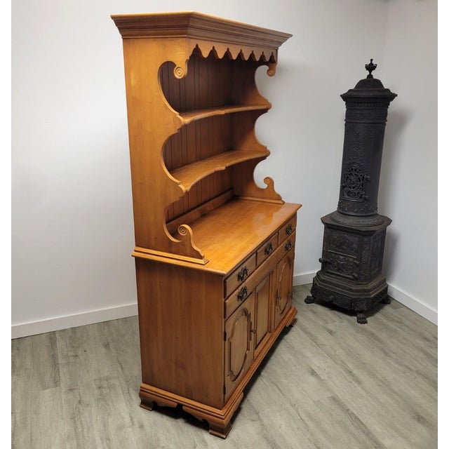 Farmhouse Vintage American Maple Country Hutch Cabinet With Scalloped Gallery, 73” For Sale - Image 3 of 11