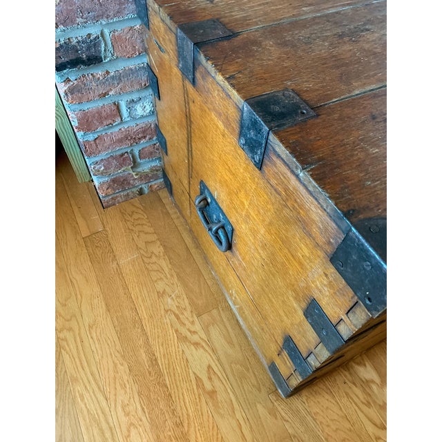 Antique Seafarer's (Captain's) Chest with Provenance from the Historic Inn at Perry Cabin A remarkable true antique...