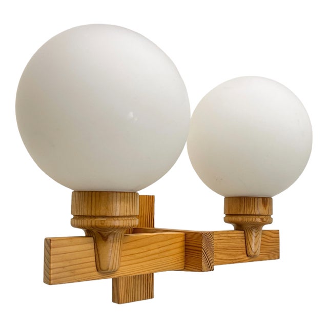 Mid-Century Pine and Opaline Wall Lamp by Uno Dahlén for Aneta, 1970s For Sale