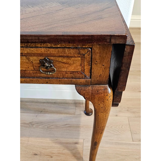 18th/19th Century English Queen Anne Burled Walnut Drop-Leaf Pembroke Table For Sale - Image 11 of 12