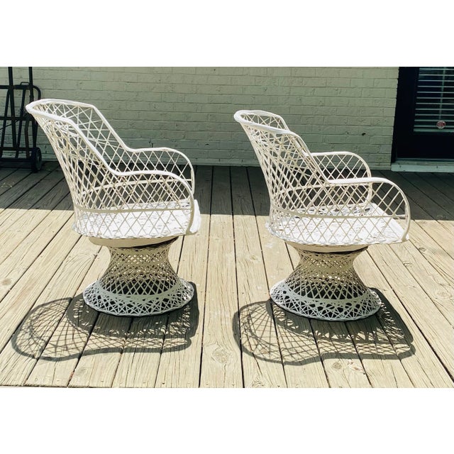 Off-white 1970’s Russell Woodard Style Spun Fiberglass Oval Table W/ 4 Arm Chairs For Sale - Image 8 of 12