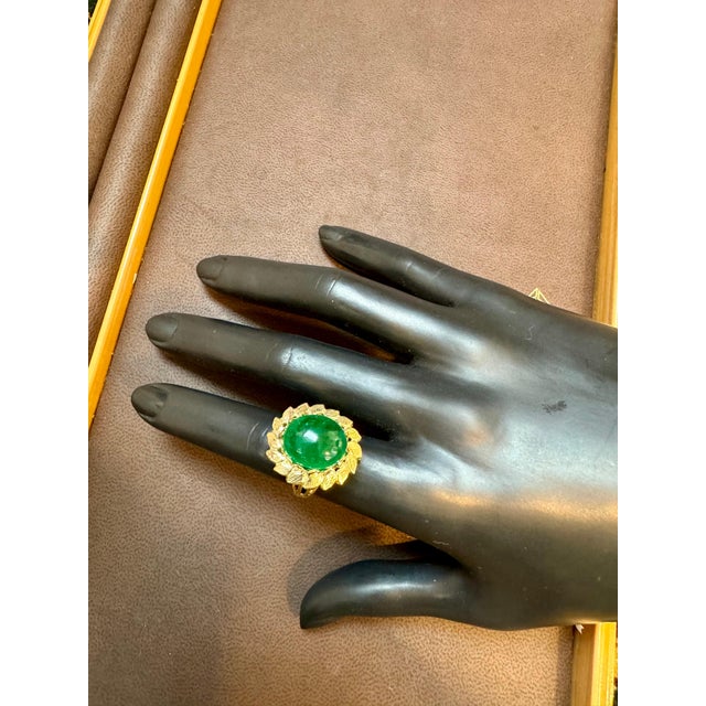 Early 21st Century 6.68 Carat Zambian Emerald Cabochon Cocktail Ring 14 Karat Yellow Gold For Sale - Image 5 of 18