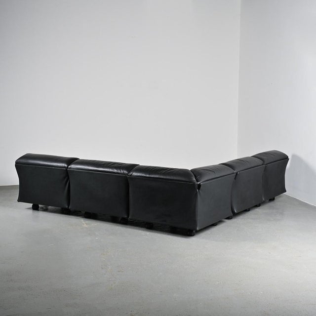 Fiandra Modular Black Leather Sofa by Vico Magistretti for Cassina, 1980, Set of 5 For Sale - Image 6 of 11
