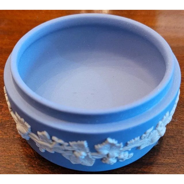 Wedgwood Jasperware Pale Blue Small Circular Lidded Vanity Box For Sale - Image 9 of 12