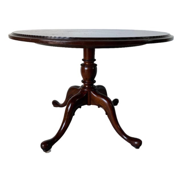 Vintage Queen Anne Style Mahogany Round Pedestal Occasional / Dining Table For Sale