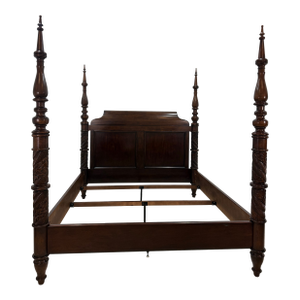Attributed to Bernhardt Smithsonian Collection King Size Poster Bed