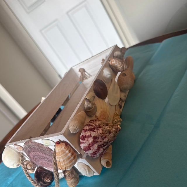 Coastal Sailor’s Valentine Style Mosaic Seashell Box For Sale In Minneapolis - Image 6 of 7