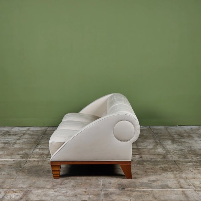 Off-white Leon Krier Aries Leather Sofa for Giogetti For Sale - Image 8 of 18