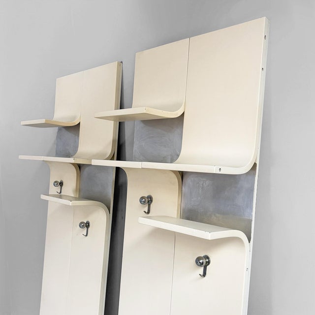 1970s Italian Modern Wall-Mounted Coat Racks in White Wood and Metal, 1970s, Set of 2 For Sale - Image 5 of 16