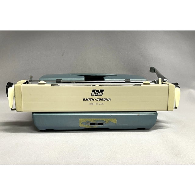 Olivetti Smith-Corona Classic 12 Portable Typewriter - Teal Blue For Sale - Image 4 of 13