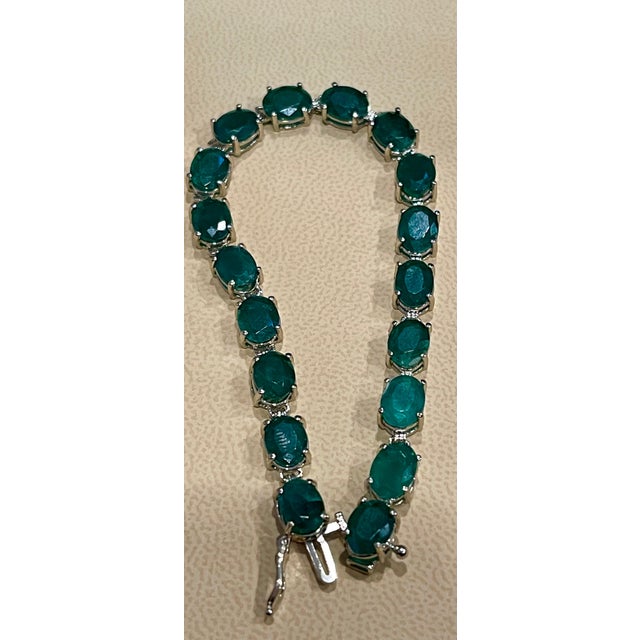 23 Carat Natural Emerald Cocktail Tennis Bracelet 14 Karat White Gold For Sale - Image 4 of 18
