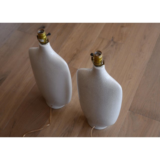 Vintage 1950s MCM White Crackle Glaze Ceramic Table Lamps - A Pair For Sale - Image 15 of 17